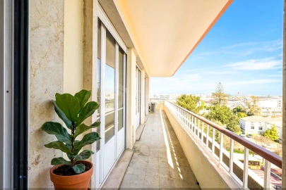 Apartamento T3 para Venda em Alvalade