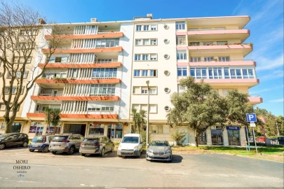 Apartamento T3 para Venda em Alvalade