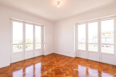 Apartamento T3 para Venda em Alvalade