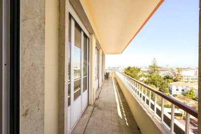 Apartamento T3 para Venda em Alvalade
