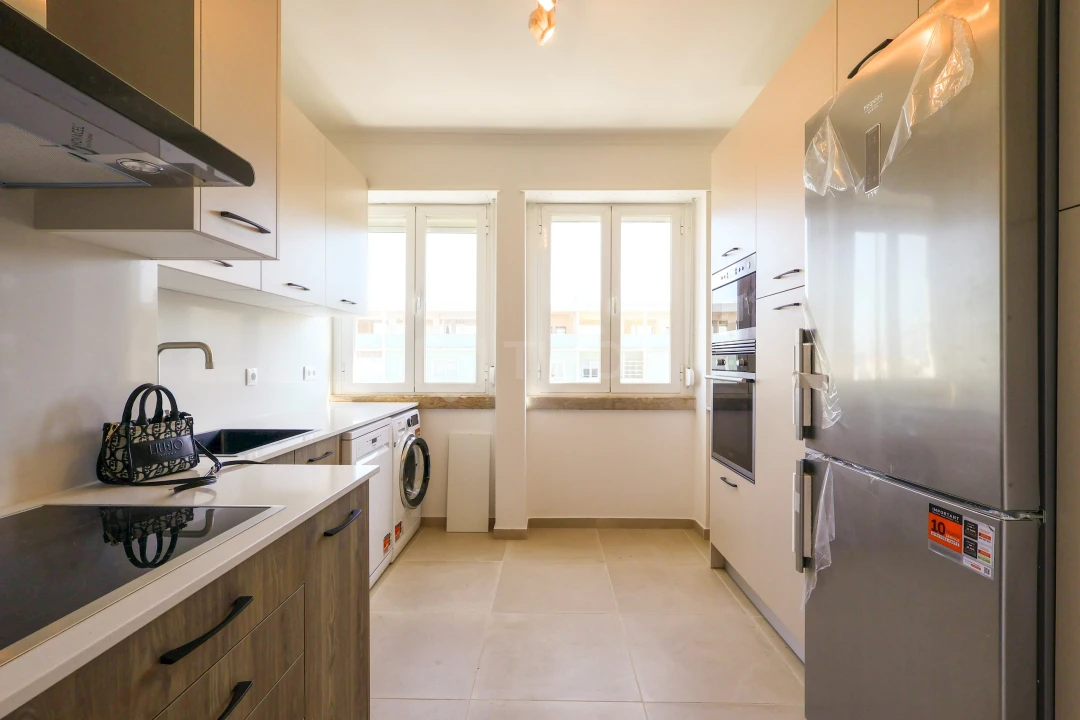Apartamento T3 para Venda em Alvalade Foto 12