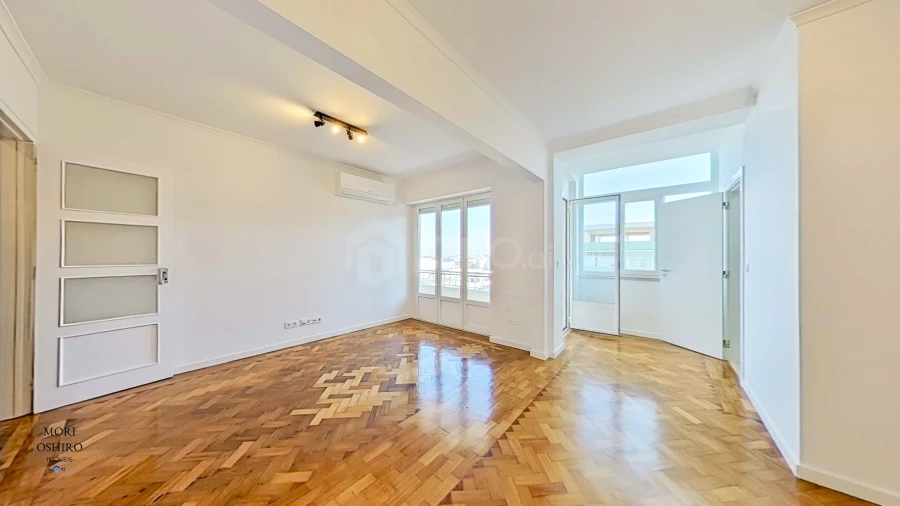 Apartamento T3 para Venda em Alvalade Foto 2