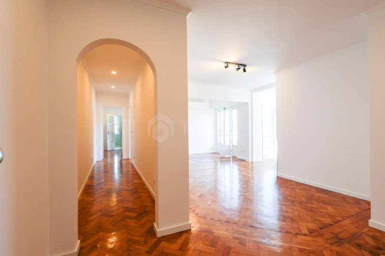 Apartamento T3 para Venda em Alvalade Foto 9