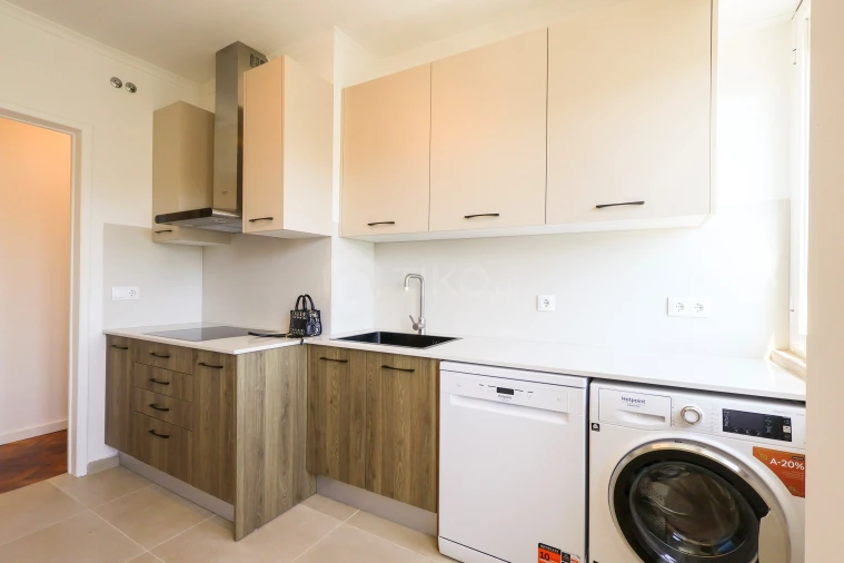 Apartamento T3 para Venda em Alvalade Foto 15