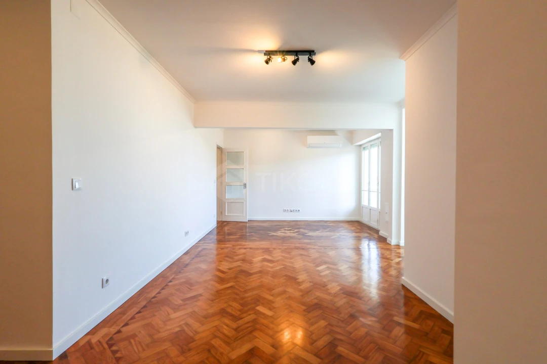 Apartamento T3 para Venda em Alvalade Foto 5