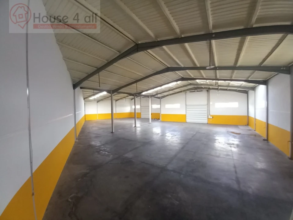 Armazém para Arrendamento em Carregado e Cadafais Foto 2