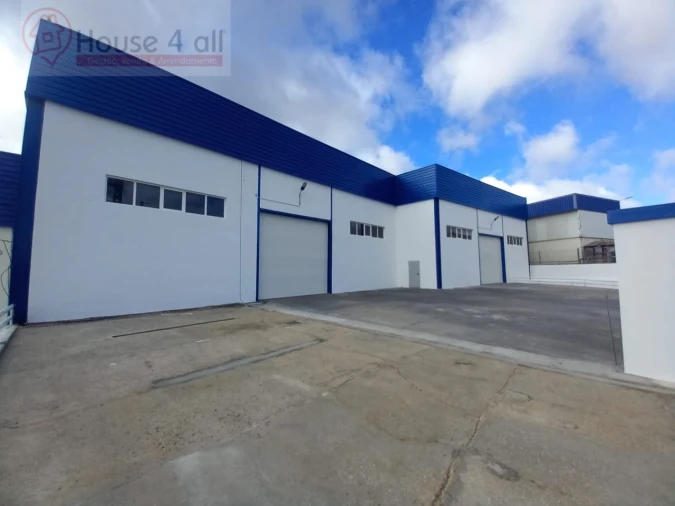 Armazém para Arrendamento em Carregado e Cadafais Foto 1