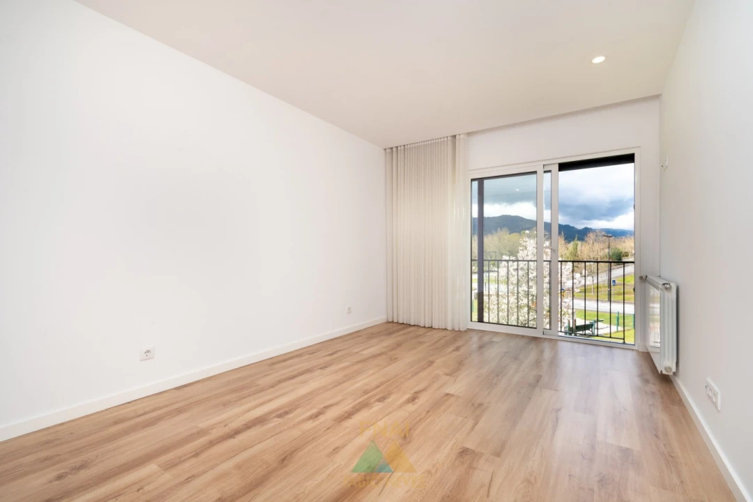 Apartamento T1 para Venda em Arcos de Valdevez (São Paio) e Giela Foto 5