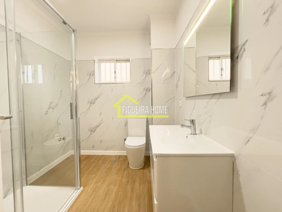 Apartamento T2 para Venda em Buarcos Foto 13