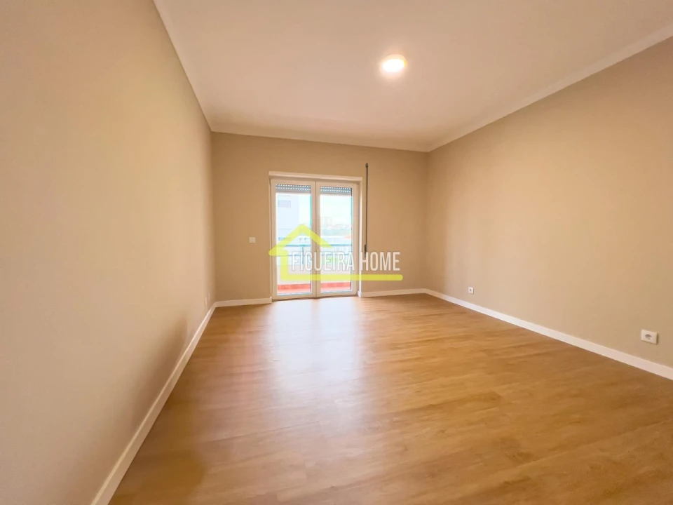 Apartamento T2 para Venda em Buarcos Foto 17