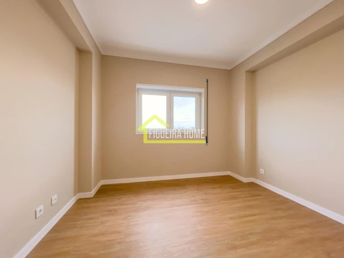 Apartamento T2 para Venda em Buarcos Foto 3