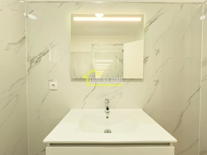 Apartamento T2 para Venda em Buarcos Foto 16