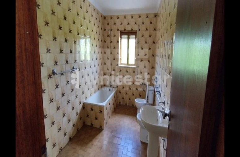 Moradia T2 para Venda em Pega Foto 4