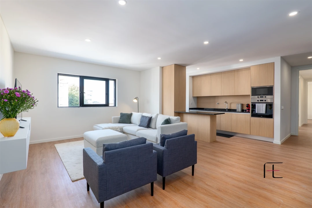 Apartamento T3 para Arrendamento em Mafamude e Vilar do Paraíso Foto 22