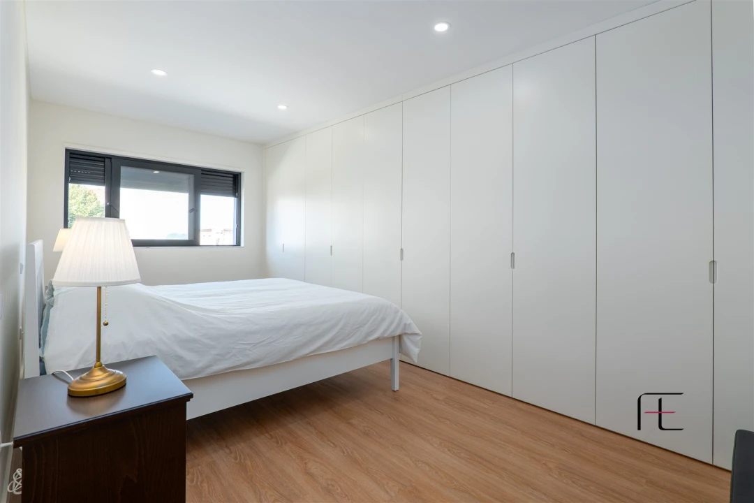 Apartamento T3 para Arrendamento em Mafamude e Vilar do Paraíso Foto 2