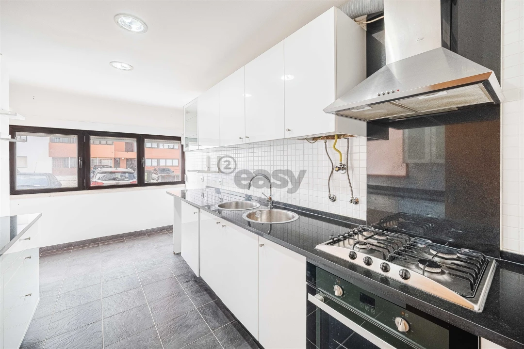 Apartamento T2 para Venda em São Domingos de Rana Foto 6