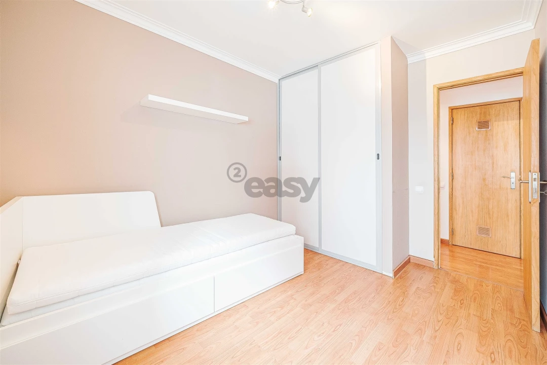 Apartamento T2 para Venda em São Domingos de Rana Foto 28