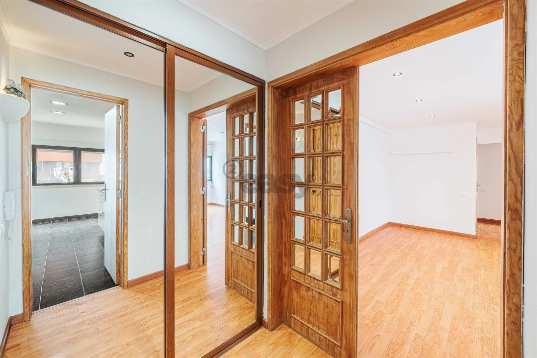 Apartamento T2 para Venda em São Domingos de Rana Foto 33