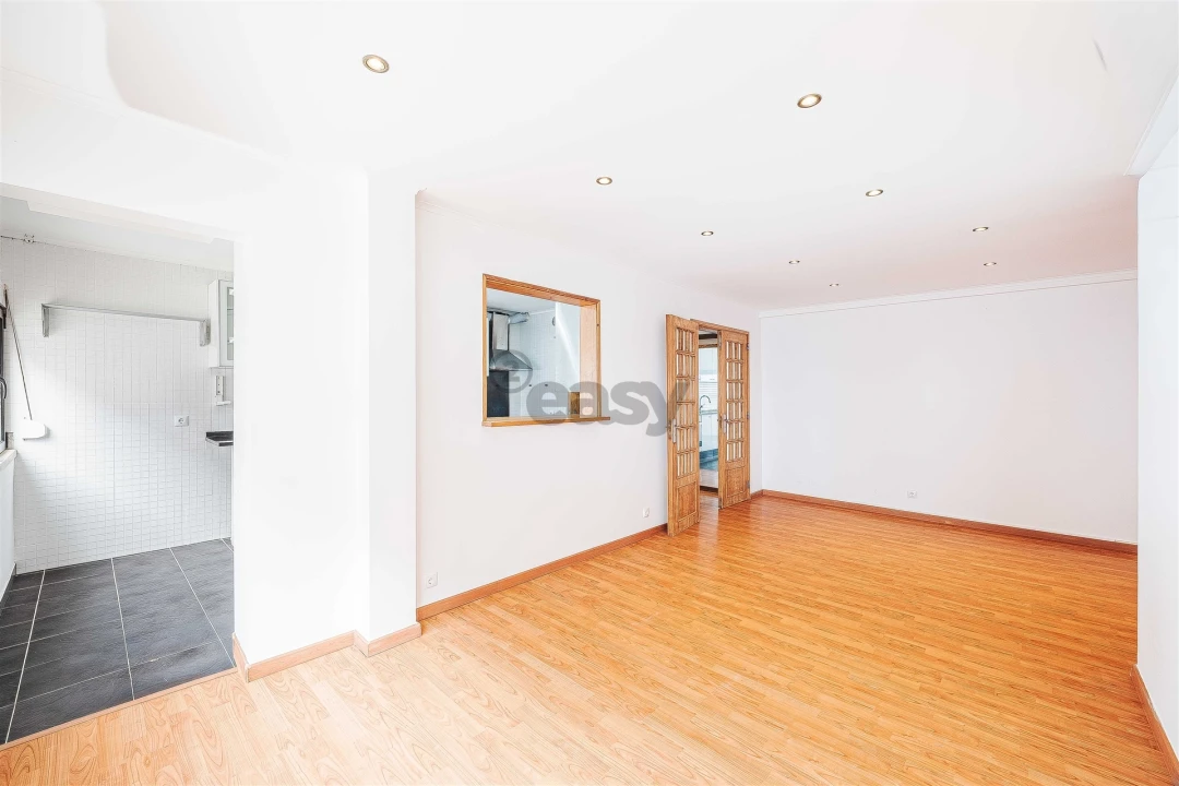 Apartamento T2 para Venda em São Domingos de Rana Foto 11