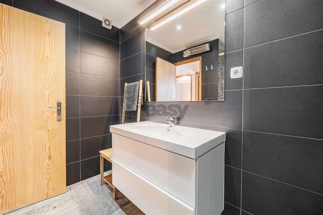 Apartamento T2 para Venda em São Domingos de Rana Foto 22