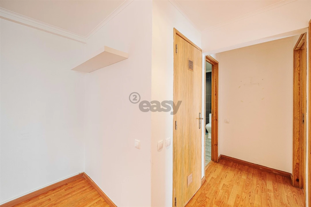 Apartamento T2 para Venda em São Domingos de Rana Foto 18