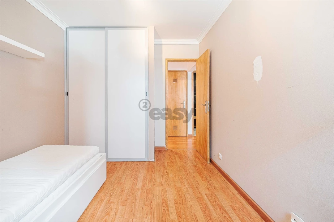 Apartamento T2 para Venda em São Domingos de Rana Foto 29