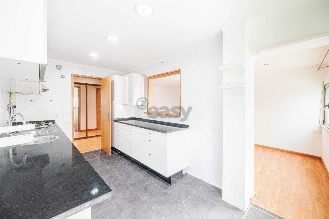 Apartamento T2 para Venda em São Domingos de Rana Foto 32