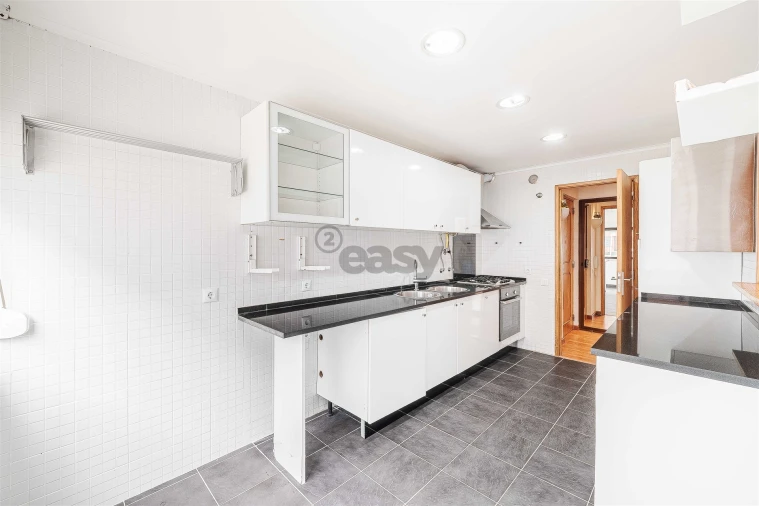 Apartamento T2 para Venda em São Domingos de Rana Foto 12