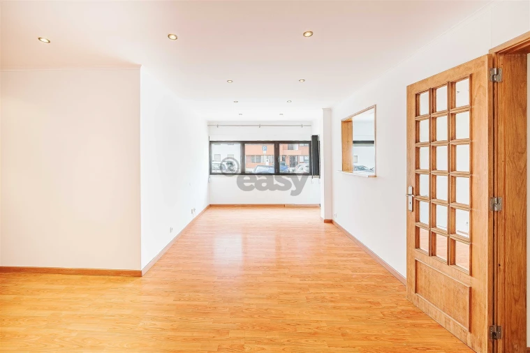 Apartamento T2 para Venda em São Domingos de Rana Foto 8