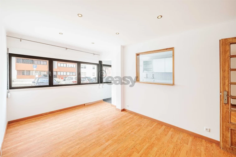 Apartamento T2 para Venda em São Domingos de Rana Foto 9