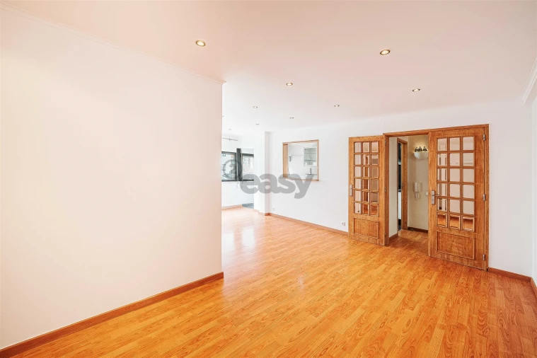 Apartamento T2 para Venda em São Domingos de Rana Foto 31