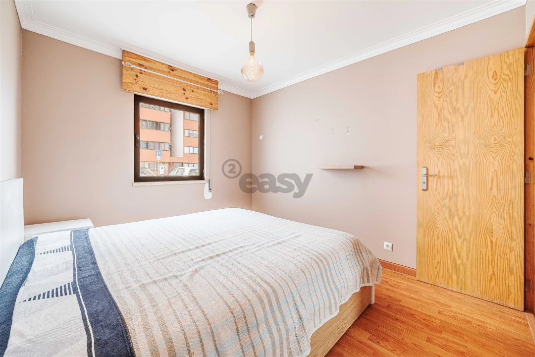 Apartamento T2 para Venda em São Domingos de Rana Foto 24