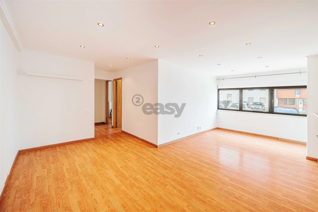 Apartamento T2 para Venda em São Domingos de Rana Foto 7