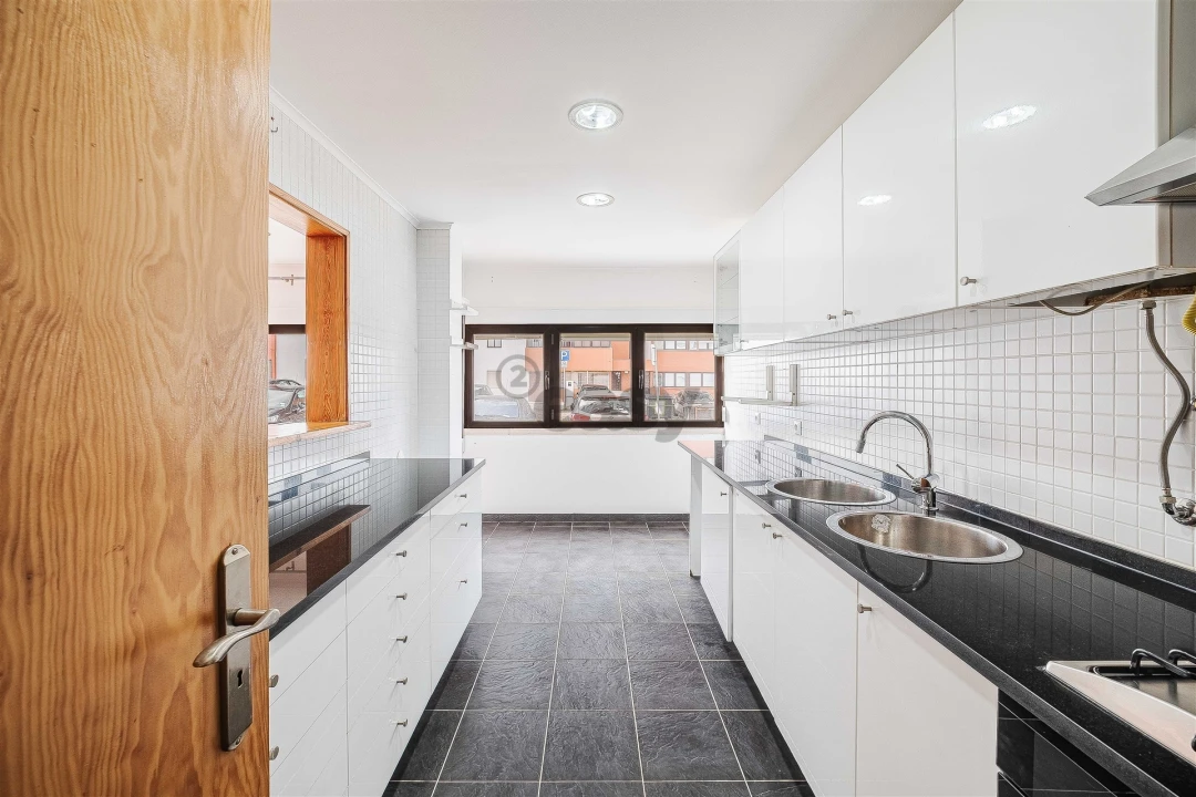 Apartamento T2 para Venda em São Domingos de Rana Foto 5