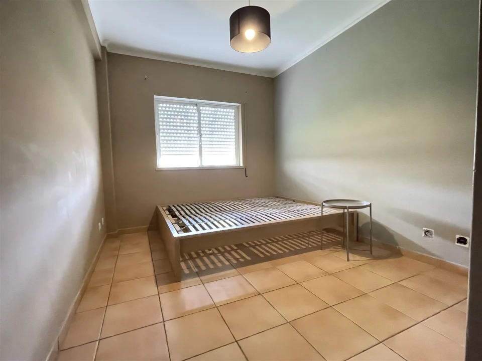 Apartamento T3 para Venda em Quelfes Foto 7