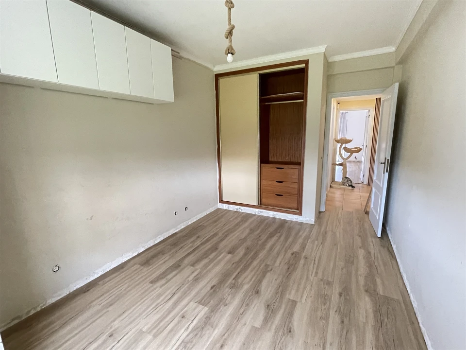 Apartamento T3 para Venda em Quelfes Foto 12