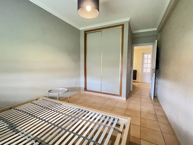Apartamento T3 para Venda em Quelfes Foto 8