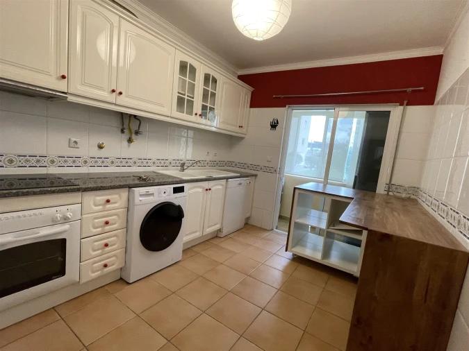 Apartamento T3 para Venda em Quelfes Foto 2