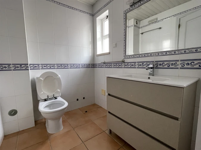 Apartamento T3 para Venda em Quelfes Foto 15