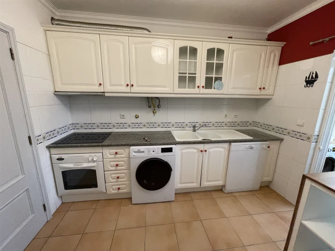 Apartamento T3 para Venda em Quelfes Foto 1