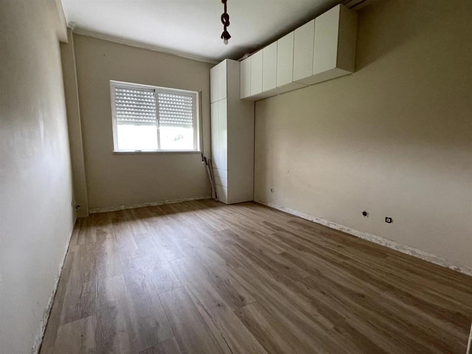 Apartamento T3 para Venda em Quelfes Foto 11