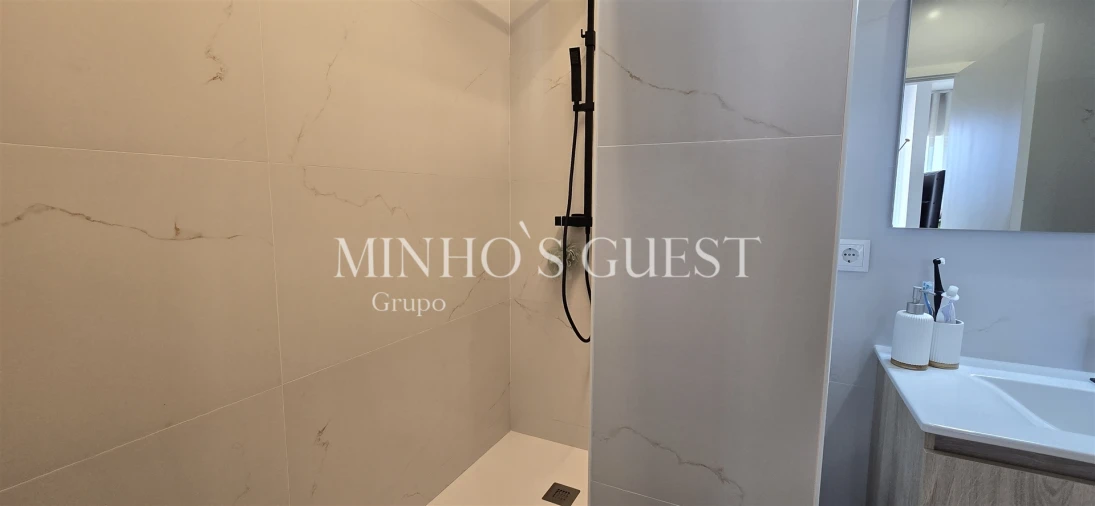 Apartamento T2 para Venda em Selho (São Jorge) Foto 18