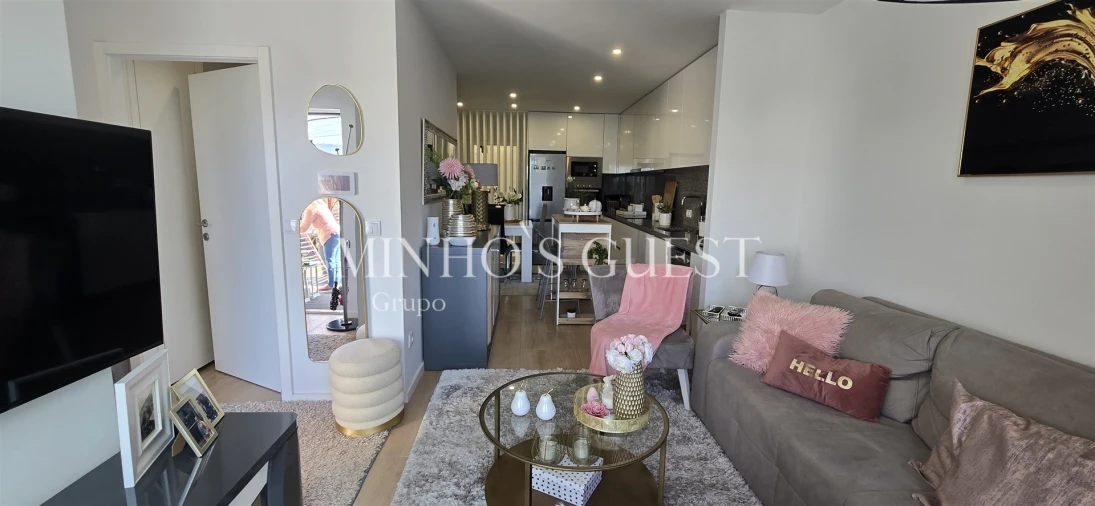 Apartamento T2 para Venda em Selho (São Jorge) Foto 2