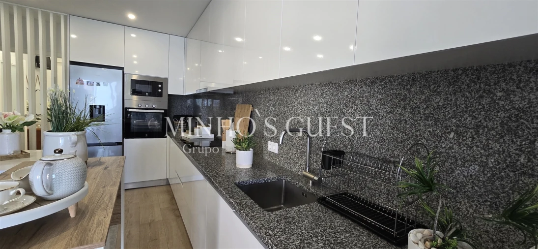 Apartamento T2 para Venda em Selho (São Jorge) Foto 4