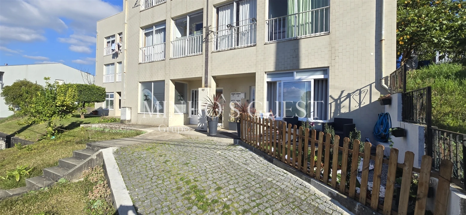 Apartamento T2 para Venda em Selho (São Jorge) Foto 21