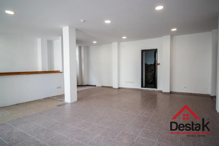 Loja para Venda em Oliveira de Frades, Souto de Lafões e Sejães Foto 3