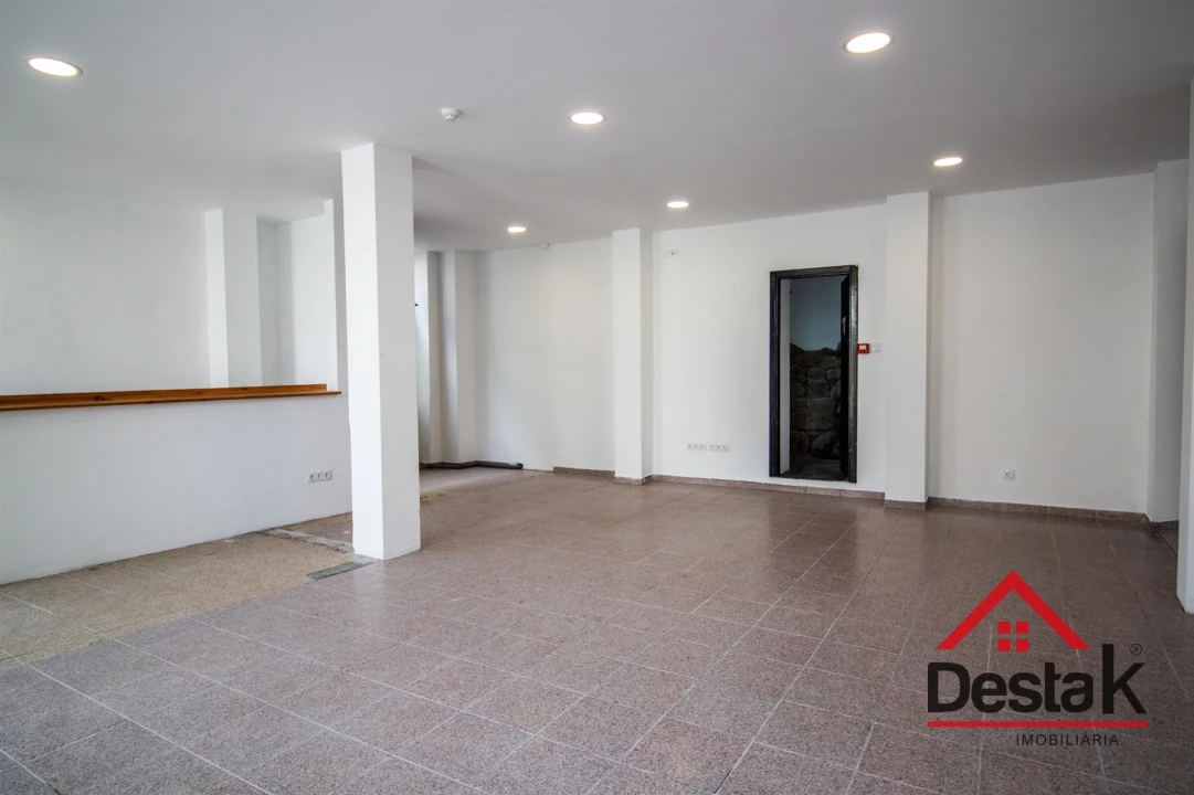 Loja para Venda em Oliveira de Frades, Souto de Lafões e Sejães Foto 3