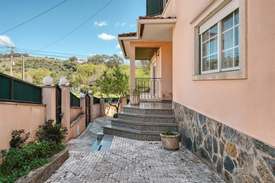 Moradia T4 para Venda em Alcabideche Foto 41