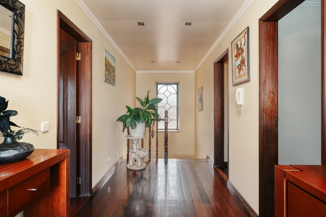 Moradia T4 para Venda em Alcabideche Foto 16