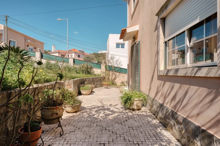 Moradia T4 para Venda em Alcabideche Foto 37